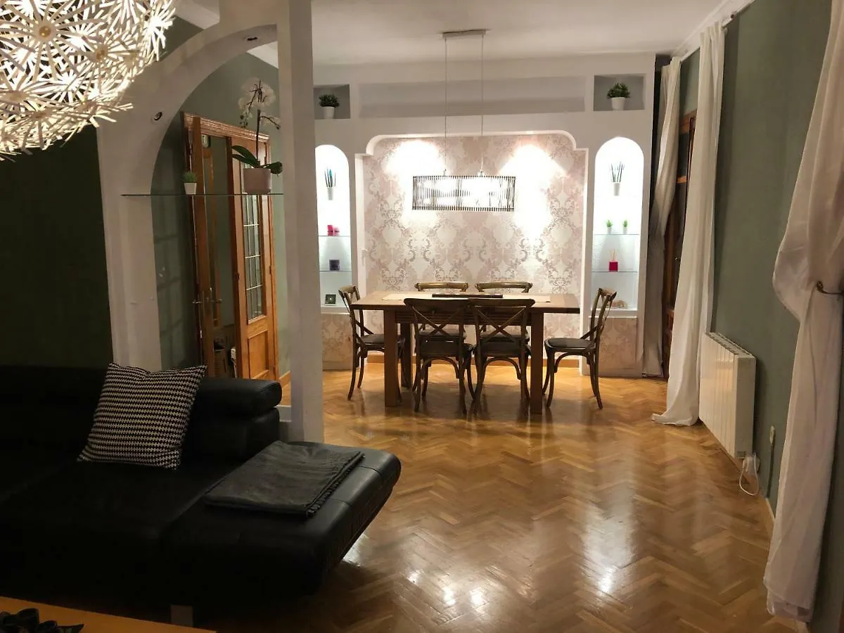 La Cornisa Home location